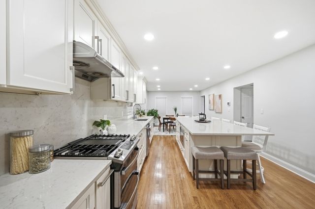 48 W Cedar St, Livingston Twp., NJ 07039