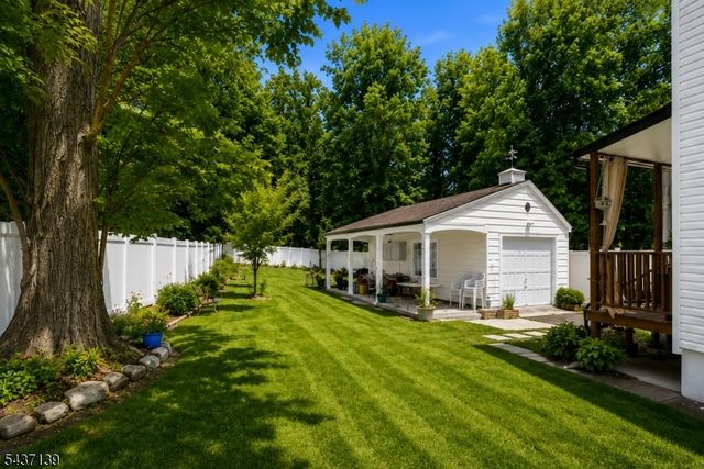 48 W Cedar St, Livingston Twp., NJ 07039