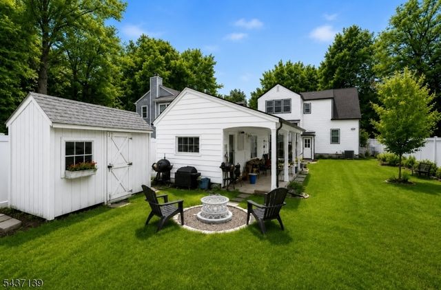 48 W Cedar St, Livingston Twp., NJ 07039