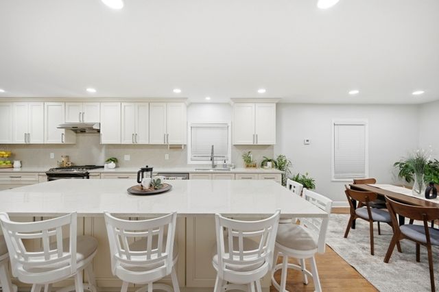 48 W Cedar St, Livingston Twp., NJ 07039