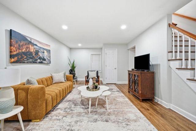 48 W Cedar St, Livingston Twp., NJ 07039