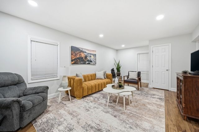 48 W Cedar St, Livingston Twp., NJ 07039