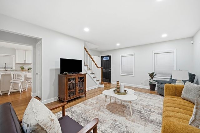48 W Cedar St, Livingston Twp., NJ 07039