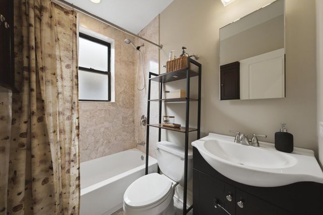 7633 N Greenview Avenue 3W, Chicago, IL 60626