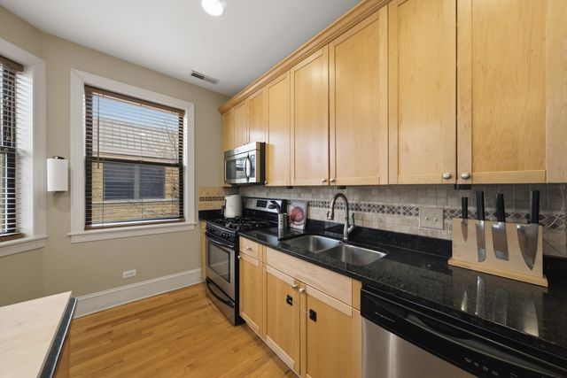 7633 N Greenview Avenue 3W, Chicago, IL 60626