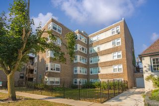 7710 N Sheridan Road 204, Chicago, IL 60626