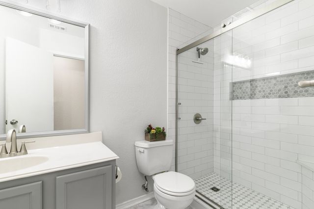 9828 Sparrow Hawk Lane, Fort Worth, TX 76108