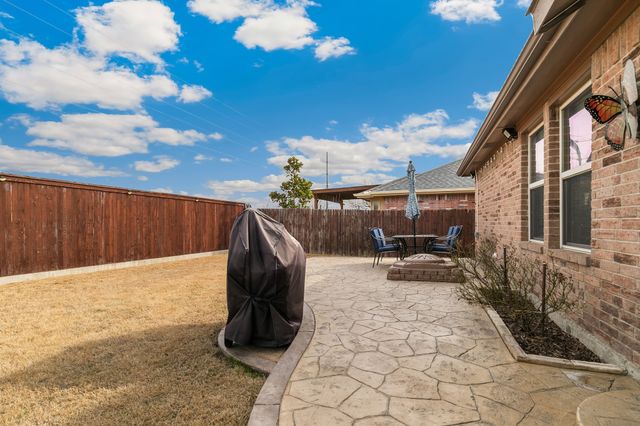 9828 Sparrow Hawk Lane, Fort Worth, TX 76108