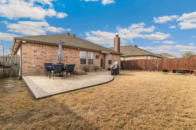 9828 Sparrow Hawk Lane, Fort Worth, TX 76108