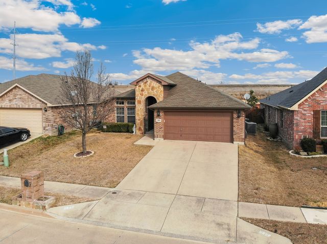 9828 Sparrow Hawk Lane, Fort Worth, TX 76108