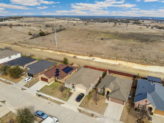 9828 Sparrow Hawk Lane, Fort Worth, TX 76108