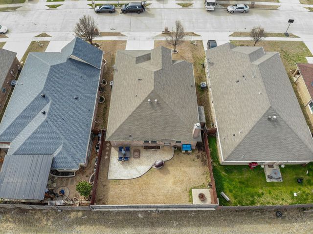 9828 Sparrow Hawk Lane, Fort Worth, TX 76108