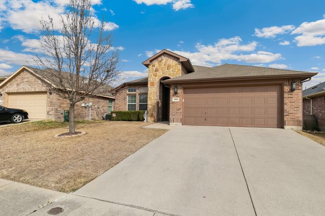 9828 Sparrow Hawk Lane, Fort Worth, TX 76108