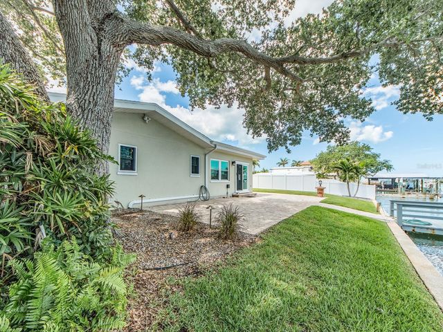 40 SUNSET BAY DRIVE, Belleair, FL 33756