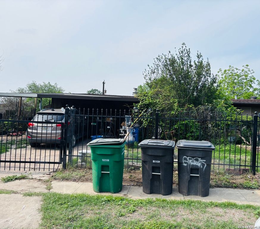 227 ROCK VALLEY DR, San Antonio, TX 78227