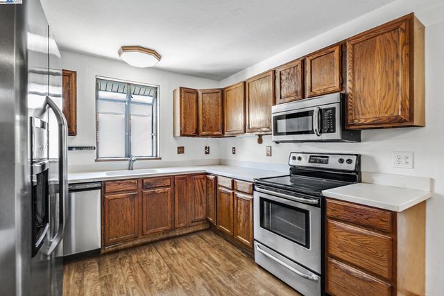 1137 Post St, Alameda, CA 94501