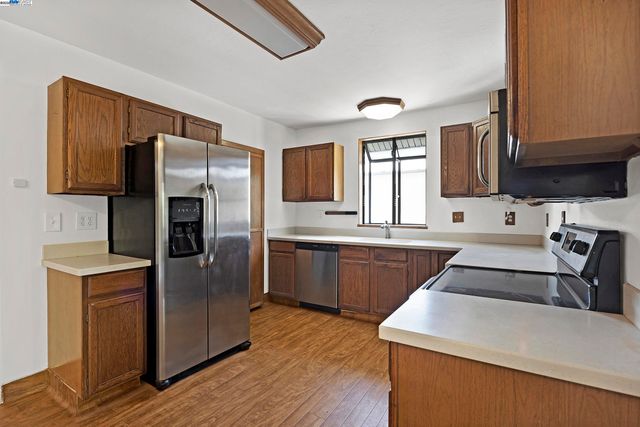 1137 Post St, Alameda, CA 94501