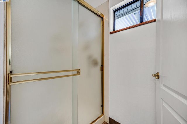 1137 Post St, Alameda, CA 94501