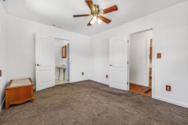 1137 Post St, Alameda, CA 94501