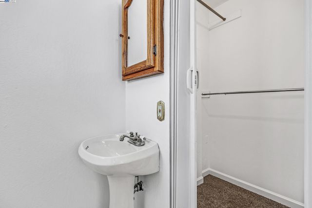 1137 Post St, Alameda, CA 94501