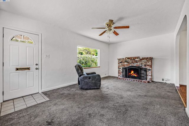 1137 Post St, Alameda, CA 94501