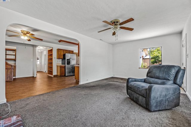 1137 Post St, Alameda, CA 94501