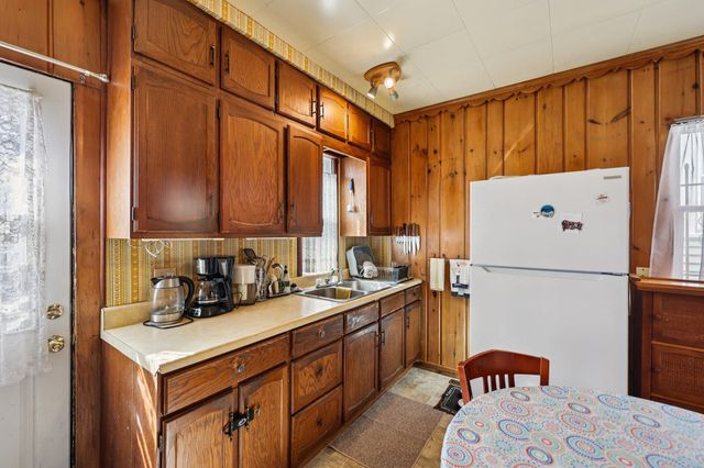 1136 Maryland Avenue E, Saint Paul, MN 55106