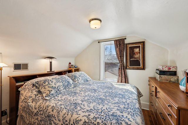 1136 Maryland Avenue E, Saint Paul, MN 55106