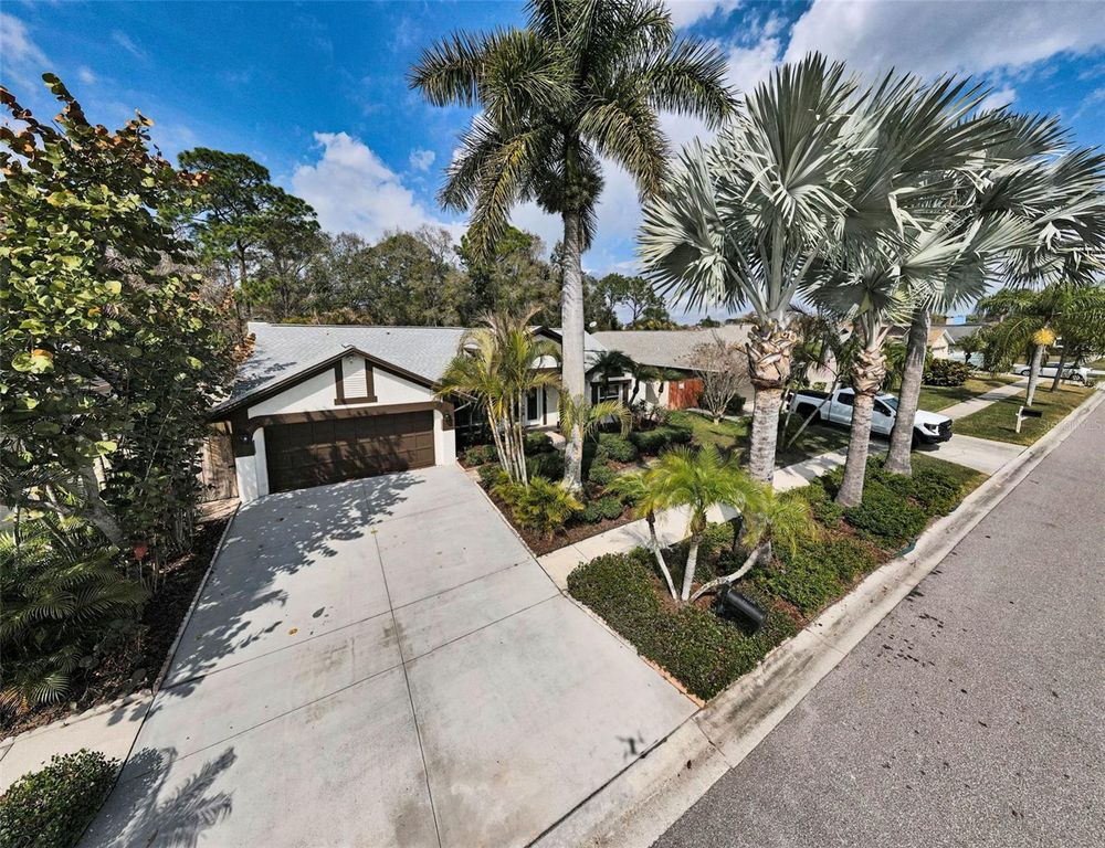 Image 15 of property listing at 12038 STONE CROSSING CIRCLE, Tampa, FL 33635