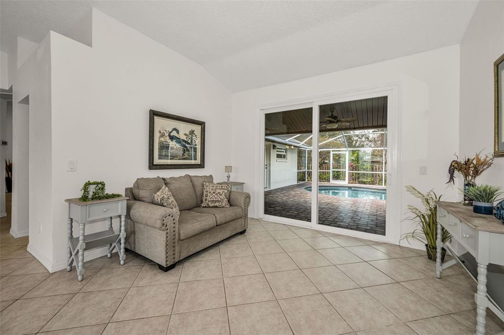 Image 18 of property listing at 12038 STONE CROSSING CIRCLE, Tampa, FL 33635