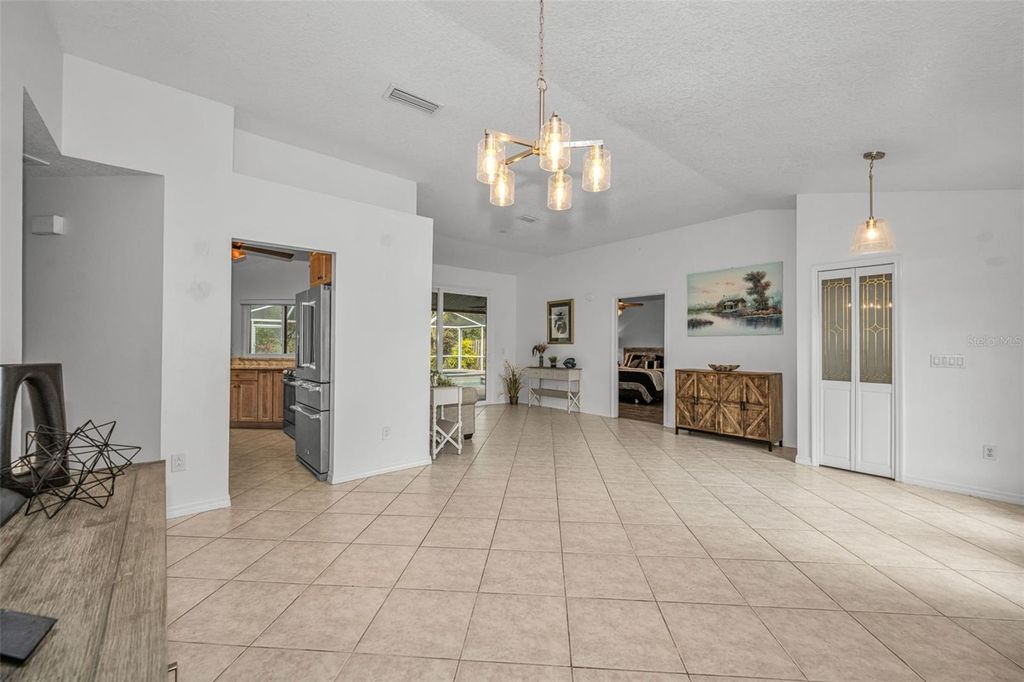 Image 23 of property listing at 12038 STONE CROSSING CIRCLE, Tampa, FL 33635