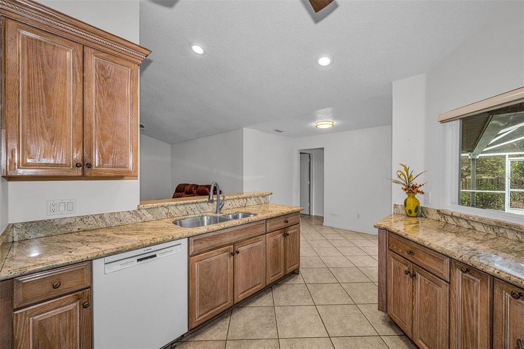 Image 27 of property listing at 12038 STONE CROSSING CIRCLE, Tampa, FL 33635