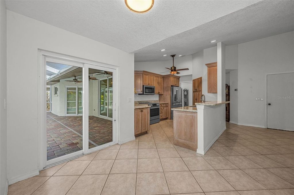 Image 31 of property listing at 12038 STONE CROSSING CIRCLE, Tampa, FL 33635