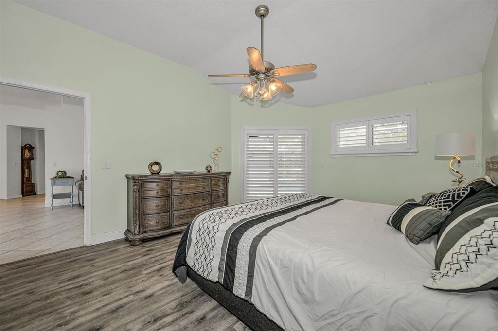 Image 38 of property listing at 12038 STONE CROSSING CIRCLE, Tampa, FL 33635
