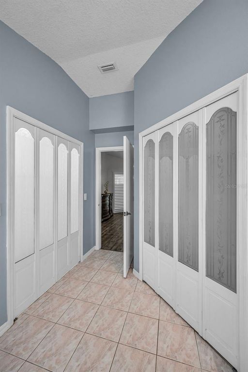 Image 43 of property listing at 12038 STONE CROSSING CIRCLE, Tampa, FL 33635