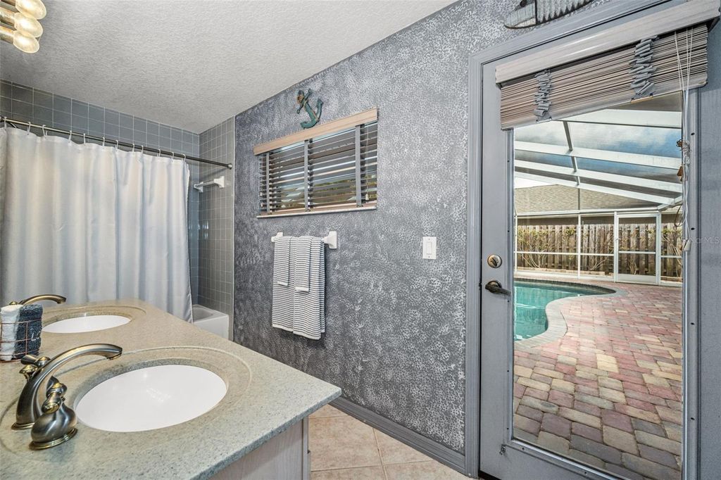 Image 47 of property listing at 12038 STONE CROSSING CIRCLE, Tampa, FL 33635