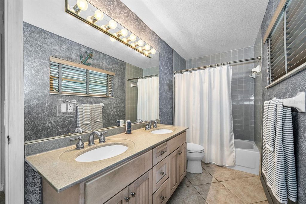 Image 48 of property listing at 12038 STONE CROSSING CIRCLE, Tampa, FL 33635