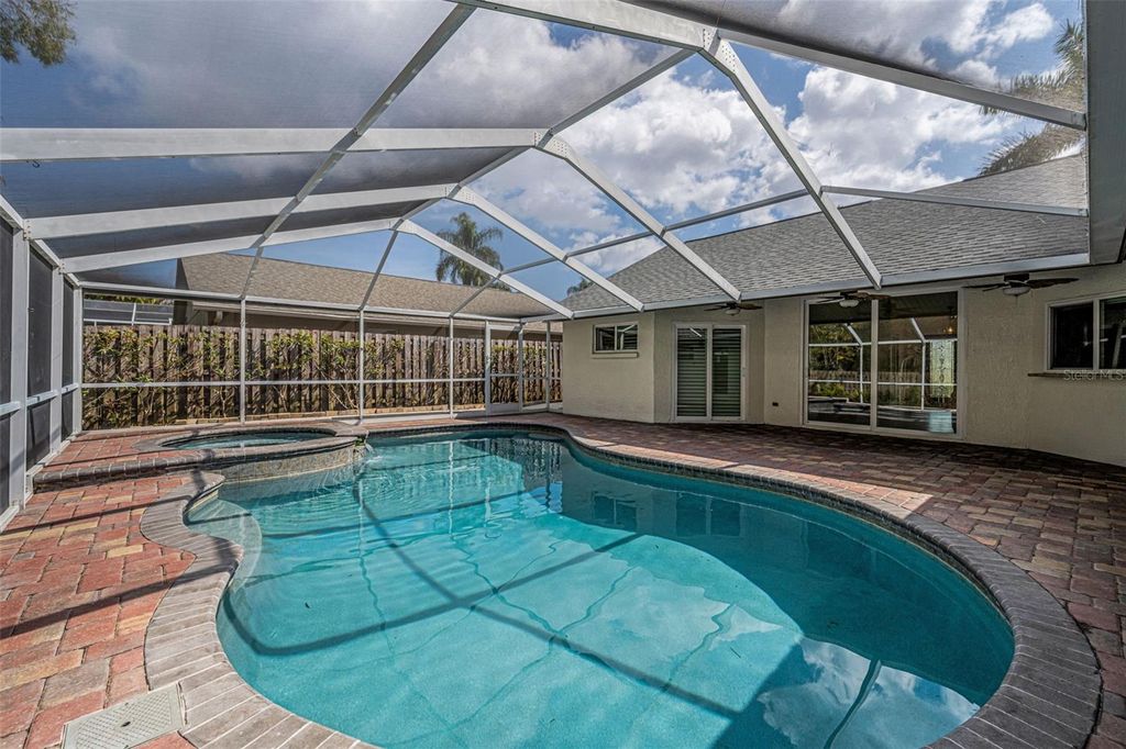 Image 55 of property listing at 12038 STONE CROSSING CIRCLE, Tampa, FL 33635