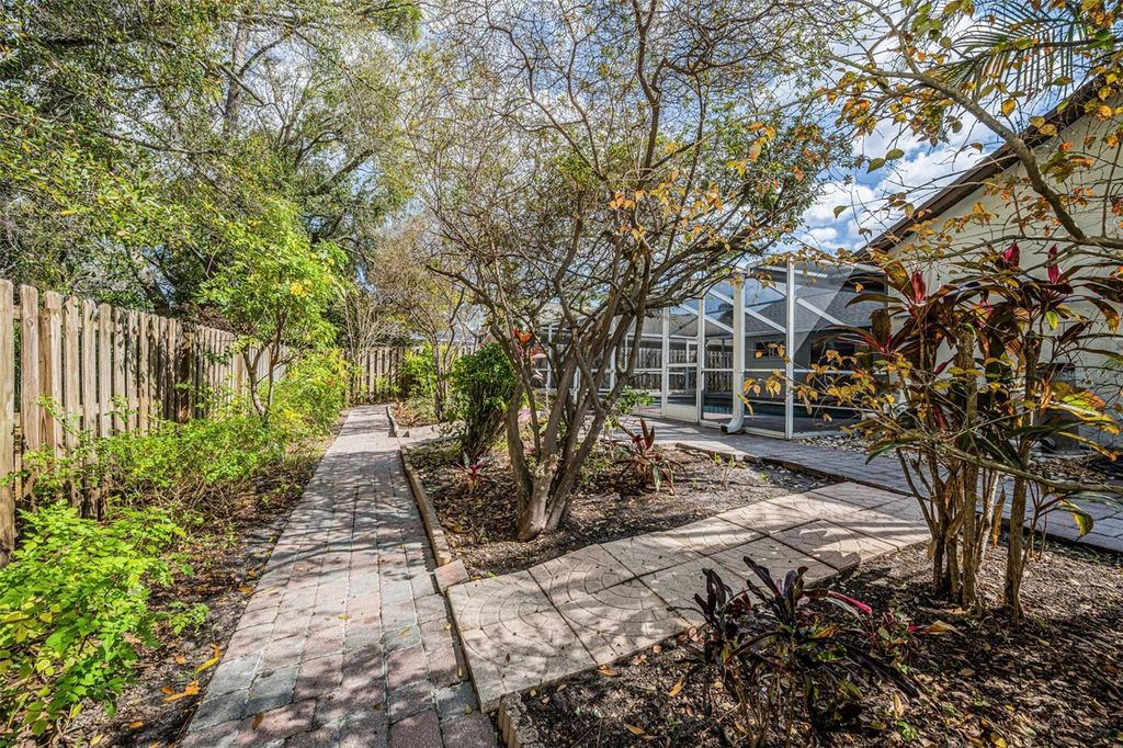 Image 59 of property listing at 12038 STONE CROSSING CIRCLE, Tampa, FL 33635