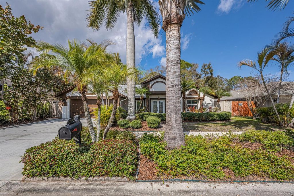 Image 10 of property listing at 12038 STONE CROSSING CIRCLE, Tampa, FL 33635