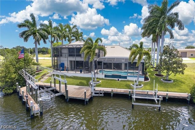 2608 Archer PKWY W, Cape Coral, FL 33904
