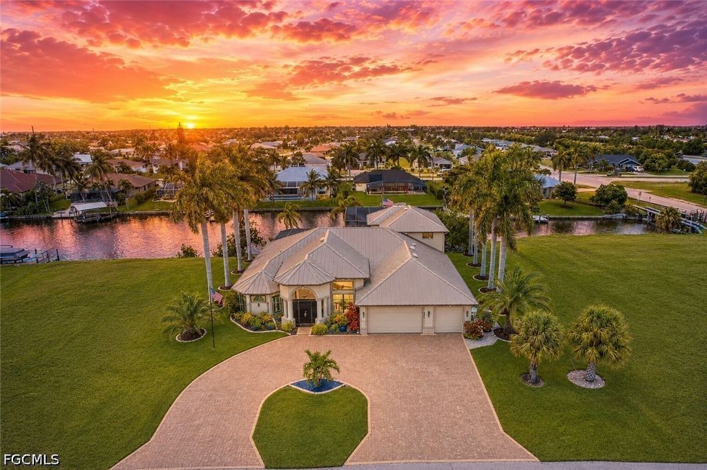 2608 Archer PKWY W, Cape Coral, FL 33904