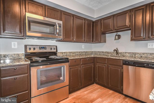 27 CROSS COUNTRY CT, Gaithersburg, MD 20879