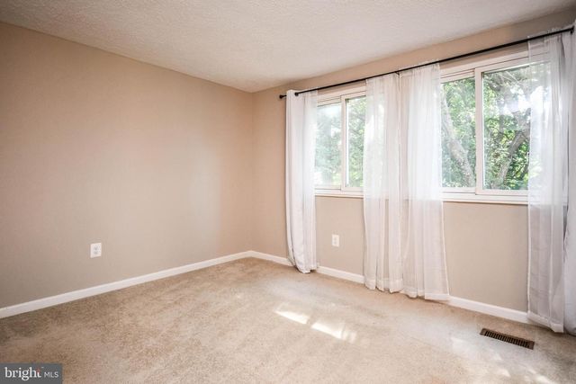 27 CROSS COUNTRY CT, Gaithersburg, MD 20879