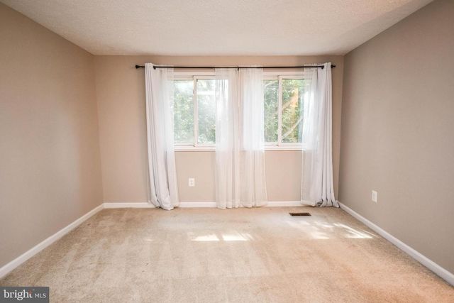 27 CROSS COUNTRY CT, Gaithersburg, MD 20879