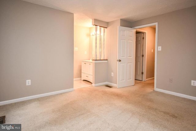 27 CROSS COUNTRY CT, Gaithersburg, MD 20879