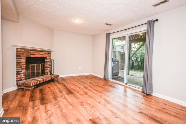 27 CROSS COUNTRY CT, Gaithersburg, MD 20879
