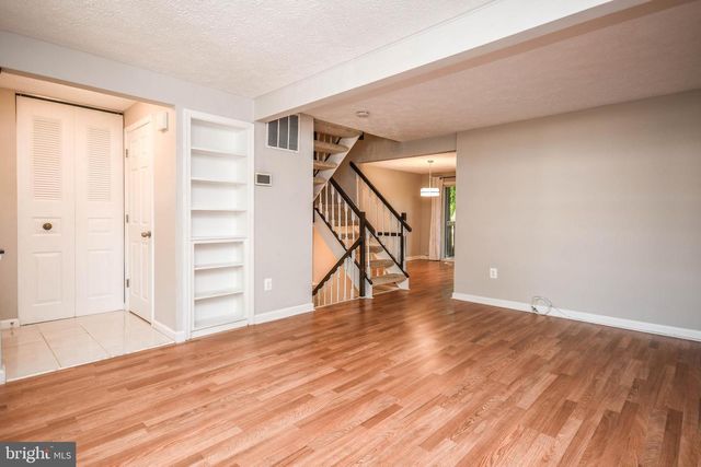 27 CROSS COUNTRY CT, Gaithersburg, MD 20879