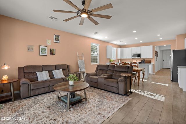 10563 W Walker Brown Drive W, Marana, AZ 85653