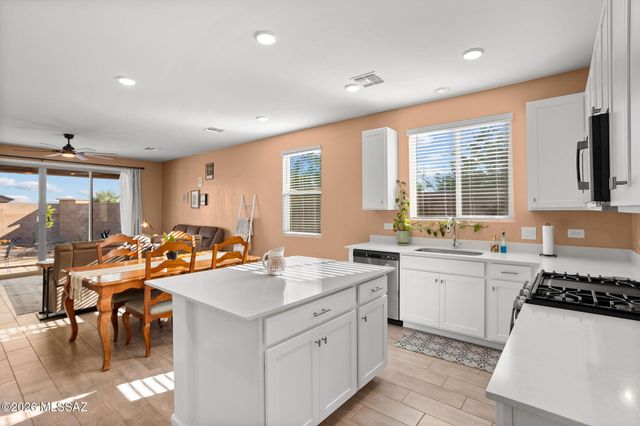 10563 W Walker Brown Drive W, Marana, AZ 85653